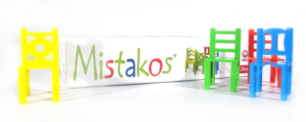 Mistakos: juego de equilibrio y destreza apilando sillas (6+)